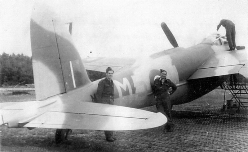 Britische Flieger auf Flugplatz Wahn