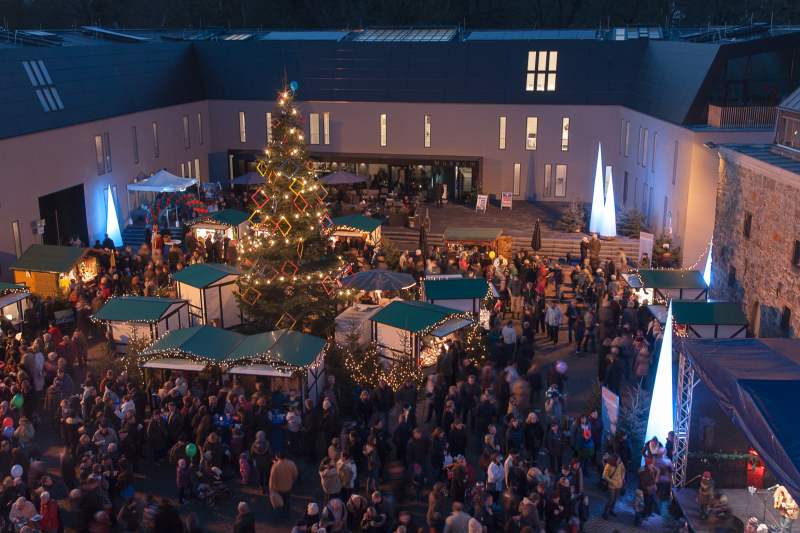Weihnachtsmarkt auf Burg Wissem